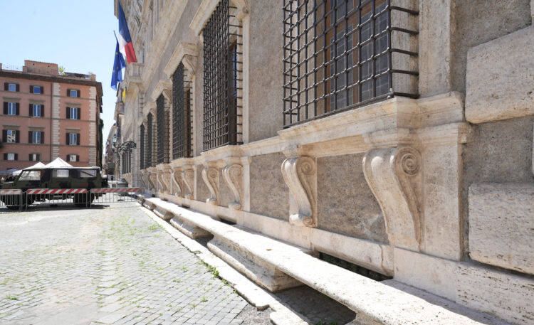Piazza Farnese_ Graviglia_ 03