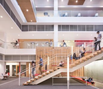 USC Dr. Verna and Peter Dauterive. New Research Hall. Los Angeles, California, USA (Photo by: Blake Marvin, HKS INC, 2014)