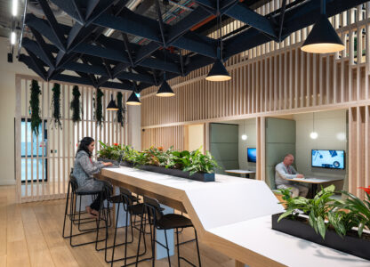 Un impegno verso la progettazione sostenibile sottolinea la dedizione di ARUP nel creare un ambiente sano e inclusivo, a beneficio di tutti i dipendenti, comprese le persone neurodivergenti, Arup Office at One Centenary Way
Birmingham, United Kingdom