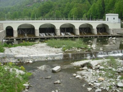 Sbarramenti lungo i fiumi. Interruzione della continuità fluviale (foto Andrea Agapito Ludovici)